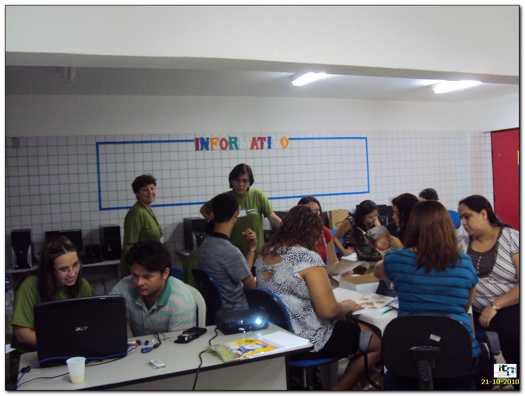 oficina_dos_professores_na_Escola_Manuel_Eduardo_Pinheiro_Campos